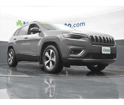 2021 Jeep Cherokee Limited 4X4 is a Grey 2021 Jeep Cherokee Limited SUV in Dubuque IA