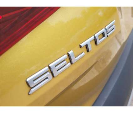 2022 Kia Seltos S is a Black, Yellow 2022 SUV in Roswell GA