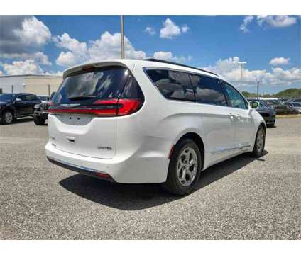 2022 Chrysler Pacifica Limited is a White 2022 Chrysler Pacifica Limited Car for Sale in Orlando FL