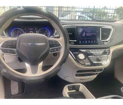 2019 Chrysler Pacifica Limited is a White 2019 Chrysler Pacifica Limited Car for Sale in Orlando FL