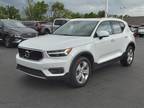 2021 Volvo XC40 T5 Momentum