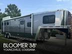 2001 Bloomer Horse Trailer 12' Living Quarters