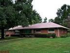 Home For Rent In Creve Coeur, Missouri