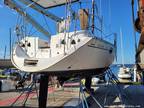 1995 Beneteau Oceanis 351 Boat for Sale