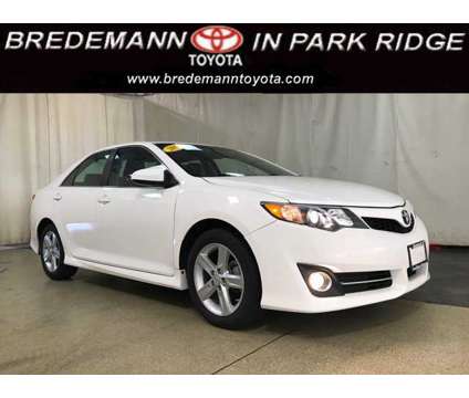 2013 Toyota Camry SE FWD Low miles is a White 2013 Toyota Camry SE Car for Sale in Park Ridge IL