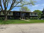 Condo For Sale In Crystal Lake, Illinois