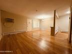Home For Rent In Manalapan, New Jersey