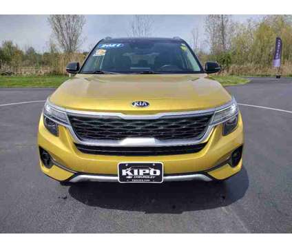 2021 Kia Seltos S is a Black, Yellow 2021 S SUV in Ransomville NY