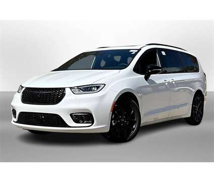 2024 Chrysler Pacifica Touring L is a White 2024 Chrysler Pacifica Touring Car for Sale in Durand MI