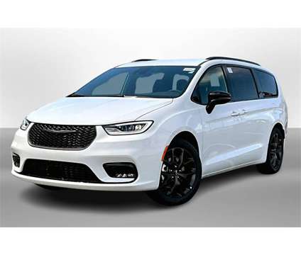2024 Chrysler Pacifica Touring L is a White 2024 Chrysler Pacifica Touring Car for Sale in Durand MI