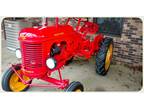 Antique T R A C T O R 1950 Massey Harris