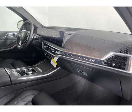 2025 BMW X5 xDrive40i is a White 2025 BMW X5 3.0si SUV in Freeport NY