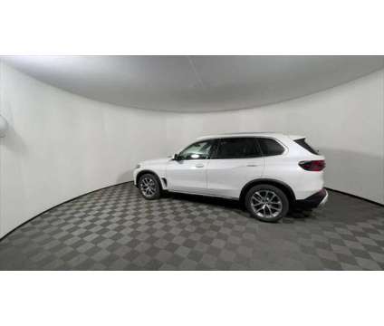 2025 BMW X5 xDrive40i is a White 2025 BMW X5 3.0si SUV in Freeport NY