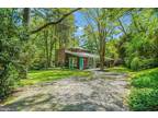 2009 Marthas Rd, Alexandria, VA 22307