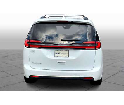 2022UsedChryslerUsedPacificaUsedFWD is a White 2022 Chrysler Pacifica Car for Sale in Kennesaw GA
