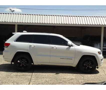 2015 Jeep Grand Cherokee Altitude is a White 2015 Jeep grand cherokee Altitude Car for Sale in Chambersburg PA