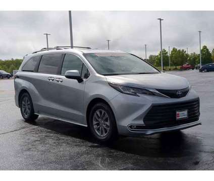 2022 Toyota Sienna XLE is a Silver 2022 Toyota Sienna XLE Car for Sale in Naperville IL