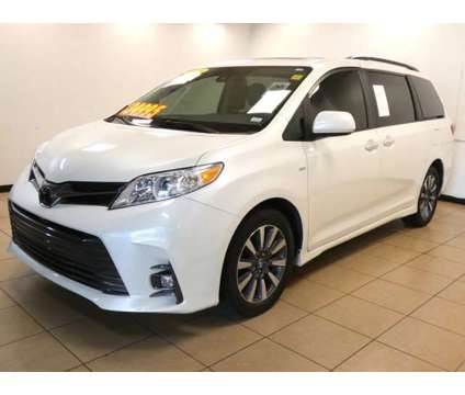 2018 Toyota Sienna XLE is a White 2018 Toyota Sienna XLE Car for Sale in Saint Louis MO