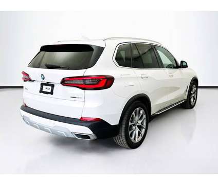 2022 BMW X5 sDrive40i is a White 2022 BMW X5 4.6is SUV in Bellflower CA