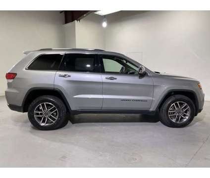 2021 Jeep Grand Cherokee Limited is a Silver 2021 Jeep grand cherokee Limited Car for Sale in Traverse City MI