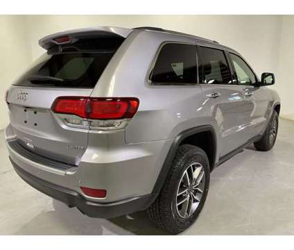 2021 Jeep Grand Cherokee Limited is a Silver 2021 Jeep grand cherokee Car for Sale in Traverse City MI
