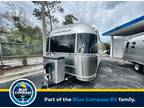 2023 Airstream Flying Cloud 23FB Twin