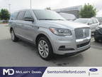 2024 Lincoln Navigator Silver, 10 miles