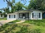 Home For Rent In Lake Jackson, Texas
