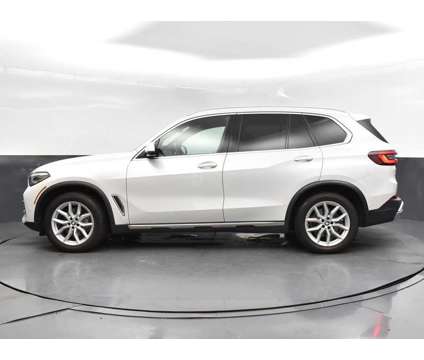 2021 BMW X5 xDrive40i is a White 2021 BMW X5 3.0si SUV in Jackson MS