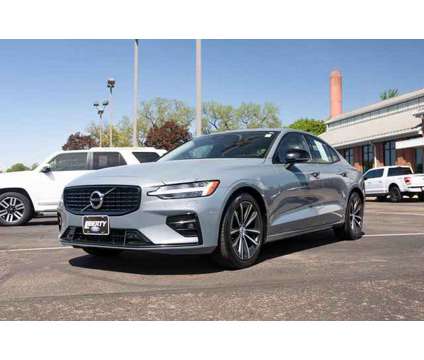 2022 Volvo S60 B5 Momentum AWD is a Grey 2022 Volvo S60 2.4 Trim Sedan in Canton OH