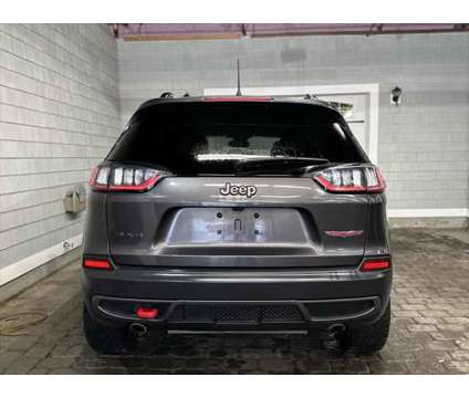 2022 Jeep Cherokee Trailhawk 4x4 is a Grey 2022 Jeep Cherokee Trailhawk SUV in Barre VT