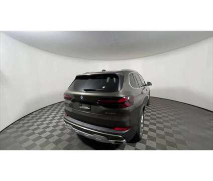 2025 BMW X5 xDrive40i is a Green 2025 BMW X5 3.0si SUV in Freeport NY