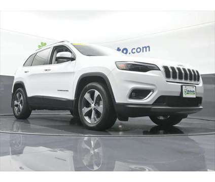 2019 Jeep Cherokee Limited 4x4 is a White 2019 Jeep Cherokee Limited SUV in Dubuque IA