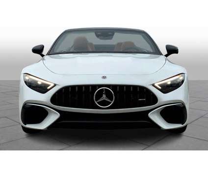 2022UsedMercedes-BenzUsedSLUsedRoadster is a White 2022 Mercedes-Benz SL Car for Sale