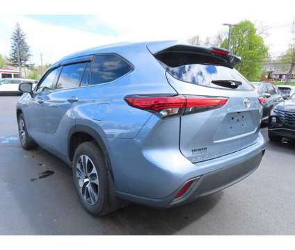 2022 Toyota Highlander XLE is a Blue 2022 Toyota Highlander XLE Car for Sale in Laconia NH