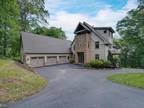 2153 Queens Ct