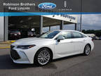 2020 Toyota Avalon White, 38K miles