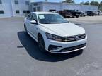 2017 Volkswagen Passat 1.8T R-Line w/Comfort