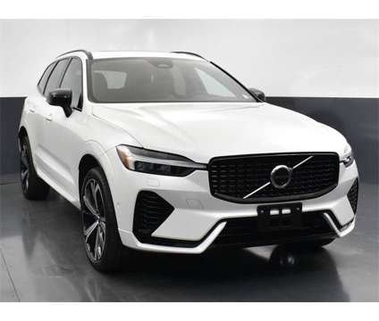 2022 Volvo XC60 Recharge Plug-In Hybrid T8 R-Design is a 2022 Volvo XC60 T8 R-Design Hybrid in Great Neck NY