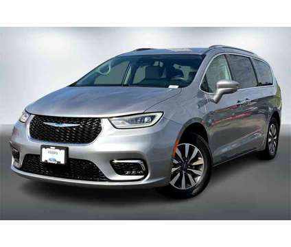 2021 Chrysler Pacifica Hybrid Touring L is a Silver 2021 Chrysler Pacifica Hybrid Touring L Hybrid in Kansas City KS