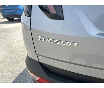 2022 Hyundai Tucson SEL is a Silver 2022 Hyundai Tucson SE SUV in Stuart FL