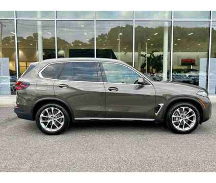 2025 BMW X5 xDrive40i is a Green 2025 BMW X5 3.0si SUV in Huntington Station NY