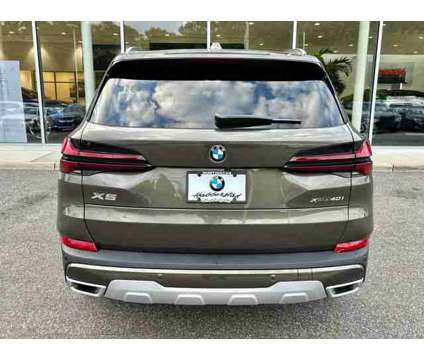 2025 BMW X5 xDrive40i is a Green 2025 BMW X5 3.0si SUV in Huntington Station NY