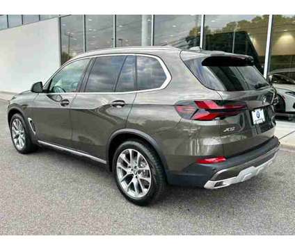 2025 BMW X5 xDrive40i is a Green 2025 BMW X5 3.0si SUV in Huntington Station NY