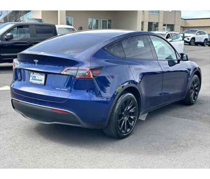 2022 Tesla Model Y Long Range Dual Motor All-Wheel Drive is a Blue 2022 Station Wagon in Everett WA