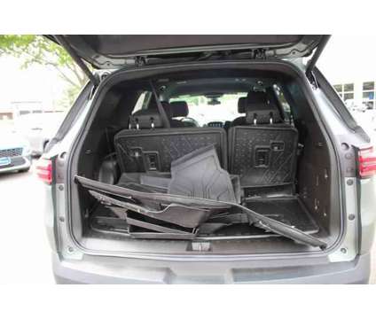 2022 Chevrolet Traverse AWD LT Cloth is a Silver 2022 Chevrolet Traverse LT SUV in Shrewsbury NJ