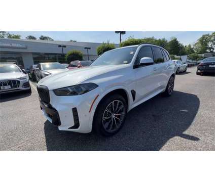 2025 BMW X5 xDrive40i is a White 2025 BMW X5 3.0si SUV in Newport News VA