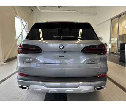2025 BMW X5 xDrive40i is a Grey 2025 BMW X5 3.0si SUV in Westbrook ME