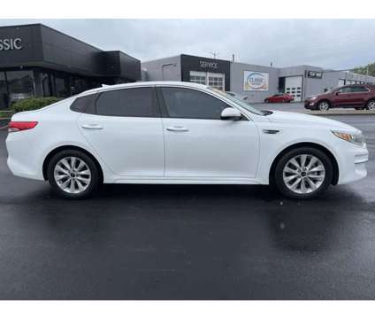 2018 Kia Optima EX is a White 2018 Kia Optima EX Car for Sale in Waukegan IL