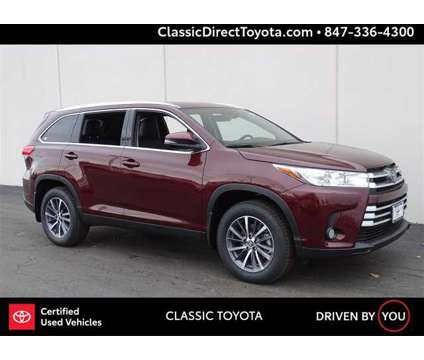 2019 Toyota Highlander XLE is a Red 2019 Toyota Highlander XLE Car for Sale in Waukegan IL